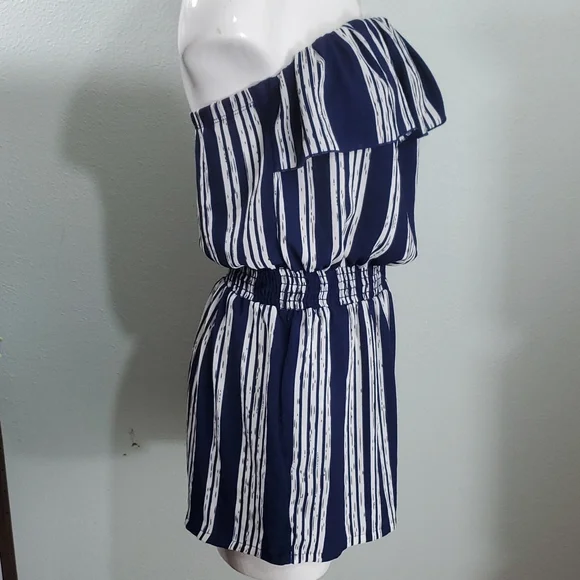 Charlotte Russe Womens Strapless Blue/White Stripe Romper-Ruffle-Pockets-EC-Sz M - Picture 7 of 11